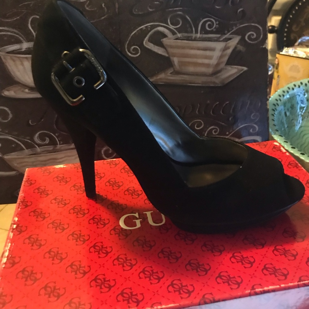 Shoes - Picture 4 of 4